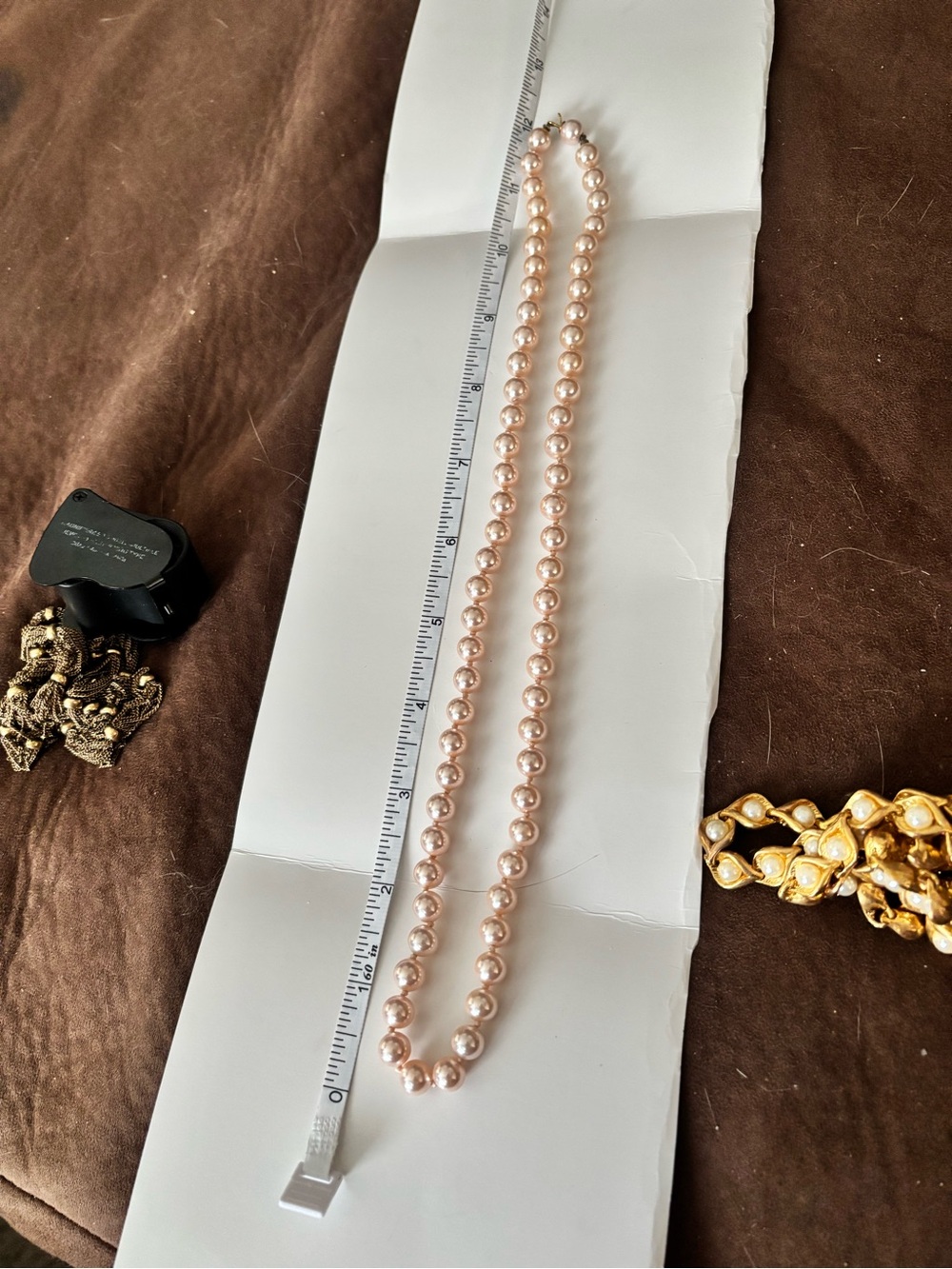Lovely and Luminous Vintage Shell Pearl Strand – 24” - Picture 4 of 5